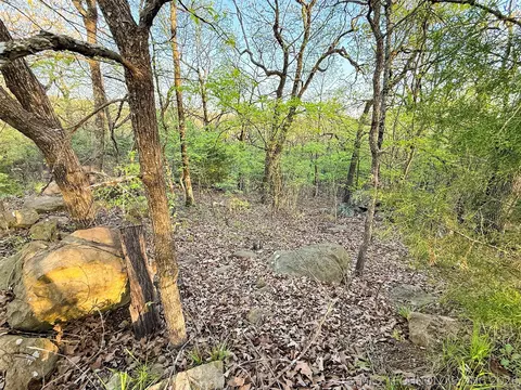 1516 Foothill Dr, Eufaula, OK 74432 photo 4
