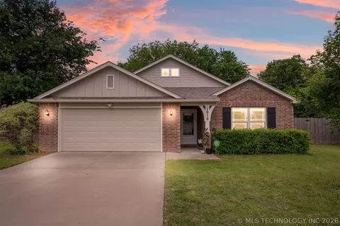 1916 N Kenosha Ct, Tulsa, OK 74106