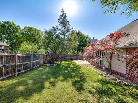 Exterior - 8535 E 82nd St, Tulsa, OK 74133 photo 5 of 5