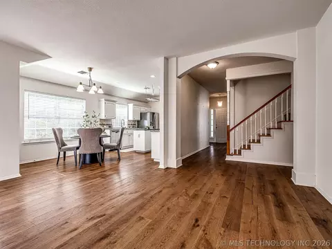 Entry Way - 8535 E 82nd St, Tulsa, OK 74133 photo 2 of 4