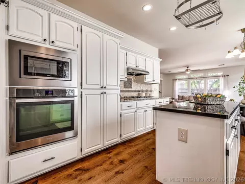 Kitchen - 8535 E 82nd St, Tulsa, OK 74133 photo 2 of 3