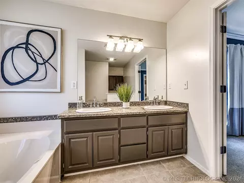 Bath - 8535 E 82nd St, Tulsa, OK 74133 photo 2 of 4