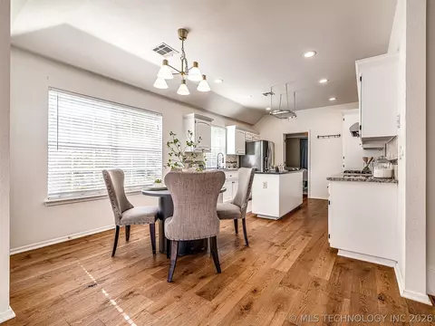Dining - 8535 E 82nd St, Tulsa, OK 74133 photo 1 of 4