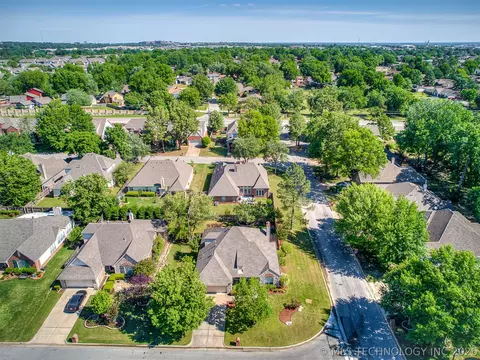 View/Area - 8535 E 82nd St, Tulsa, OK 74133 photo 4 of 5