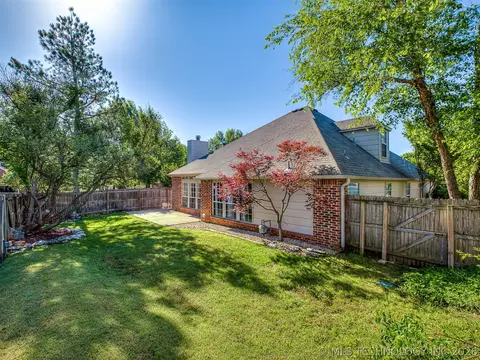 Exterior - 8535 E 82nd St, Tulsa, OK 74133 photo 4 of 5