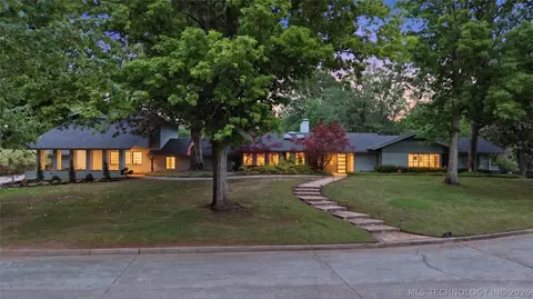 4123 S Victor Ct, Tulsa, OK 74105