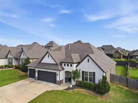 5982 E 143rd St S, Bixby, OK 74008