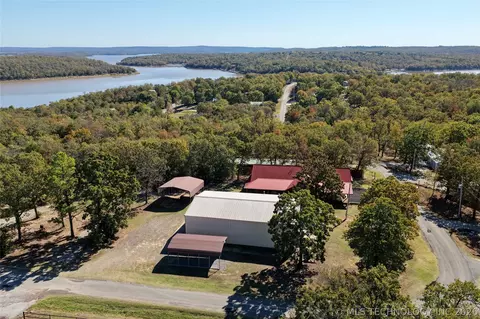 124 London Dock Ln, Canadian, OK 74425