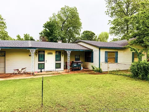 208 S Campbell Ave, Oilton, OK 74052