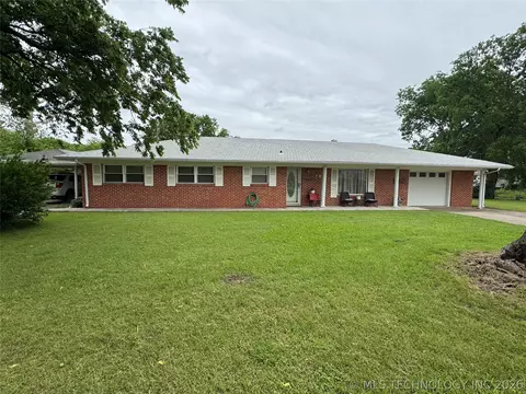 707 W Creek St, Marietta, OK 73448