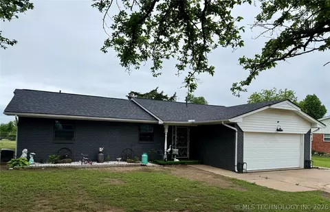 1101 Wade Wells Dr, Henryetta, OK 74437