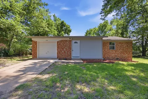 1506 Clayton Dr, Tahlequah, OK 74464