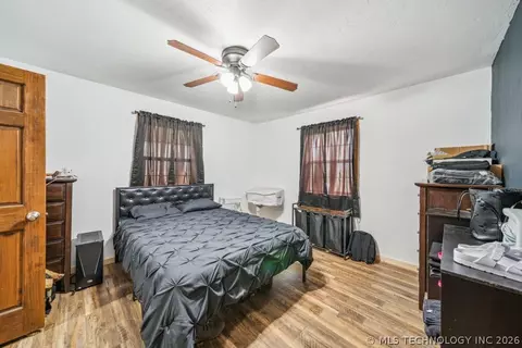 Bedroom - 396 Cherokee Ln, Bluejacket, OK 74333 photo 3 of 4