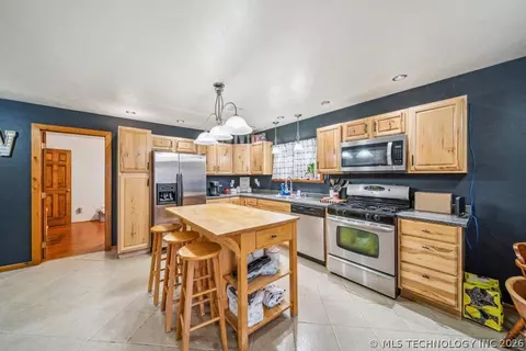 Kitchen - 396 Cherokee Ln, Bluejacket, OK 74333 photo 4 of 8