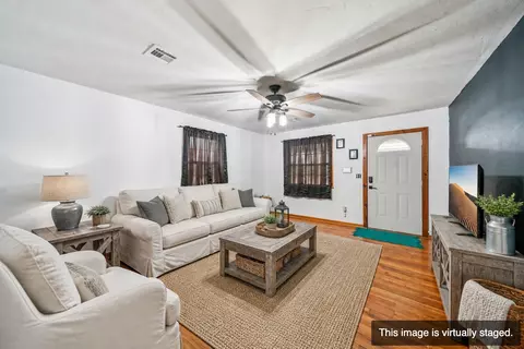 Living - 396 Cherokee Ln, Bluejacket, OK 74333 photo 2 of 2
