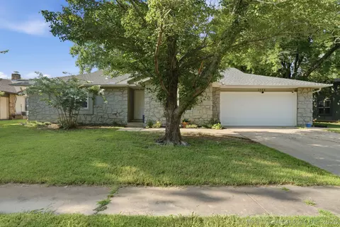 5318 Redbud Dr, Sand Springs, OK 74063