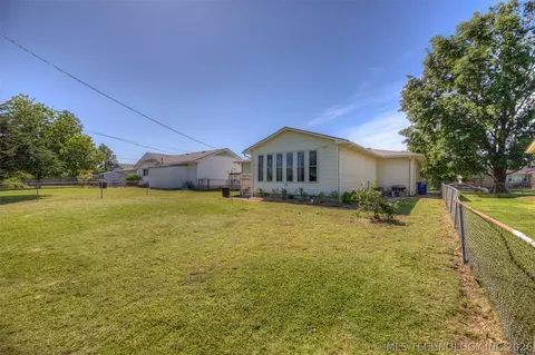 Exterior - 10107 E 22nd Pl, Tulsa, OK 74129 photo 5 of 5