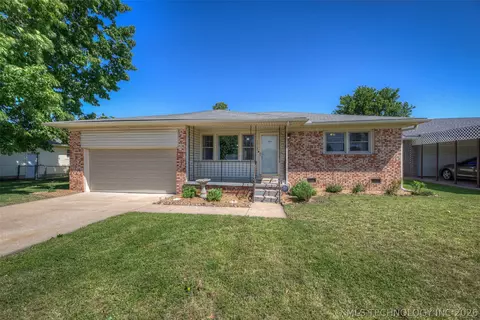 Exterior - 10107 E 22nd Pl, Tulsa, OK 74129 photo 1 of 5