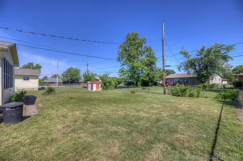 Exterior - 10107 E 22nd Pl, Tulsa, OK 74129 photo 3 of 4