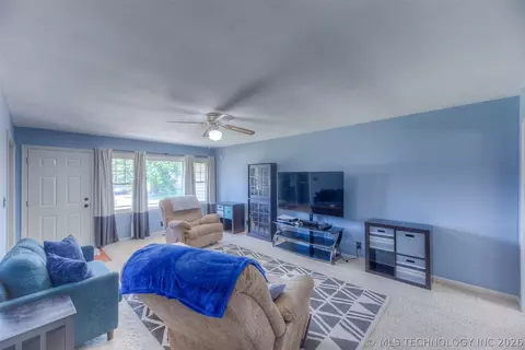 Living - 10107 E 22nd Pl, Tulsa, OK 74129 photo 2 of 4