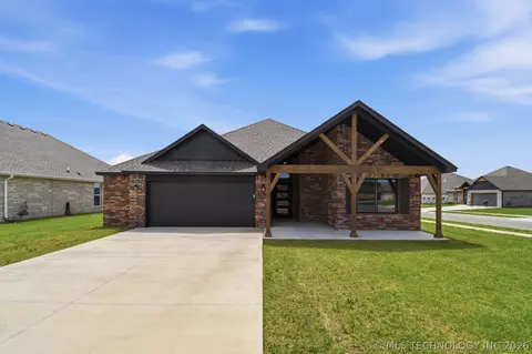 27914 E 108th Pl S, Coweta, OK 74429
