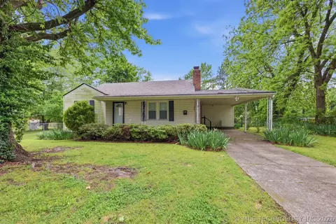 106 Jamestown St, Tahlequah, OK 74464