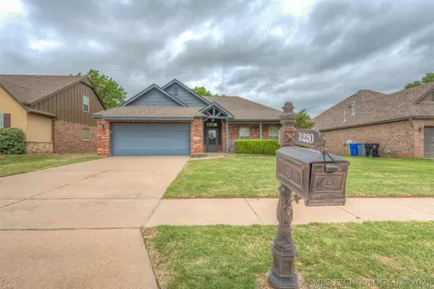 3220 W Mobile St, Broken Arrow, OK 74011