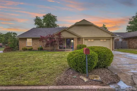 2620 W Broadway St, Broken Arrow, OK 74012