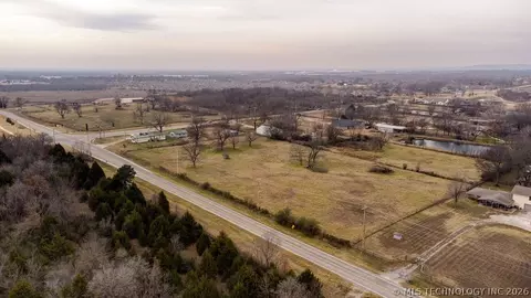 8021 E 86th Street North N, Owasso, OK 74055