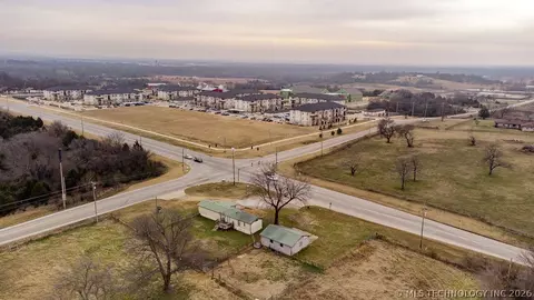 8021 E 86th Street North N, Owasso, OK 74055