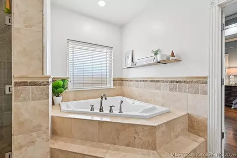 Bath - 21192 E 112th St S, Broken Arrow, OK 74014 photo 1 of 7