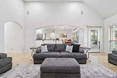 Living - 21192 E 112th St S, Broken Arrow, OK 74014 photo 5 of 5