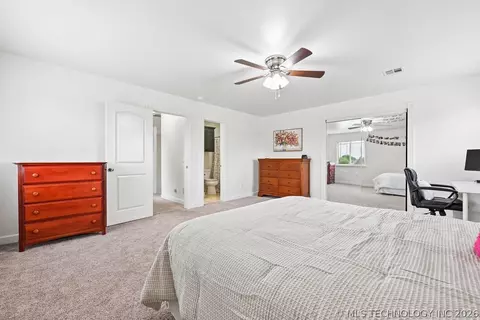 Bedroom - 21192 E 112th St S, Broken Arrow, OK 74014 photo 7 of 11