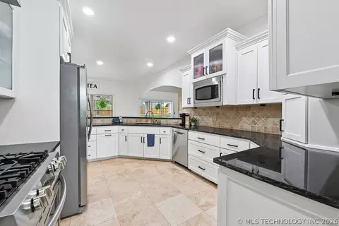 Kitchen - 21192 E 112th St S, Broken Arrow, OK 74014 photo 1 of 7