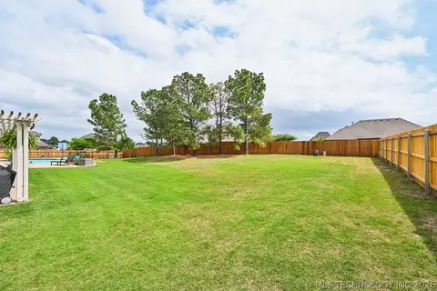 Exterior - 21192 E 112th St S, Broken Arrow, OK 74014 photo 13 of 16