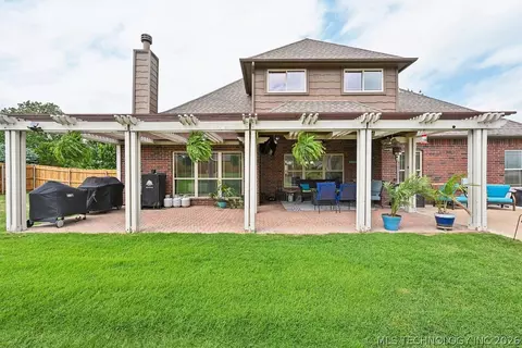 Exterior - 21192 E 112th St S, Broken Arrow, OK 74014 photo 5 of 16