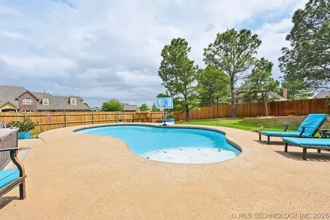 Exterior - 21192 E 112th St S, Broken Arrow, OK 74014 photo 12 of 16
