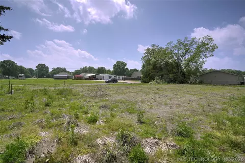 809 NE 5th St, Wagoner, OK 74467 photo 8
