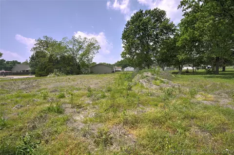 809 NE 5th St, Wagoner, OK 74467 photo 6