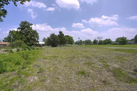 809 NE 5th St, Wagoner, OK 74467 photo 9