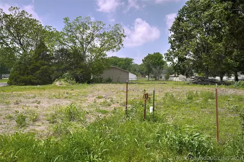 809 NE 5th St, Wagoner, OK 74467 photo 5