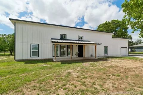 1427 S Little Ave, Cushing, OK 74023