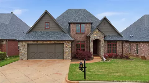 9406 S Sandusky Pl, Tulsa, OK 74137