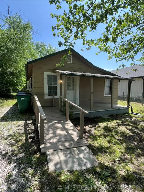807 N Ridgeway St, Sapulpa, OK 74066
