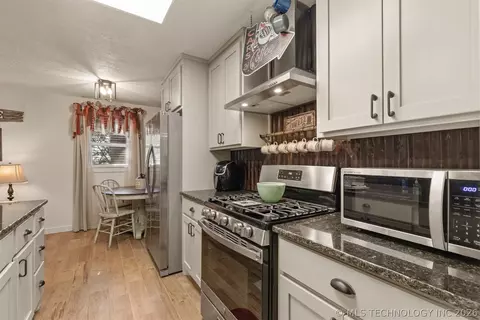 Kitchen - 1019 N 7th St, Jay, OK 74346 photo 4 of 5