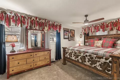 Bedroom - 1019 N 7th St, Jay, OK 74346 photo 2 of 6