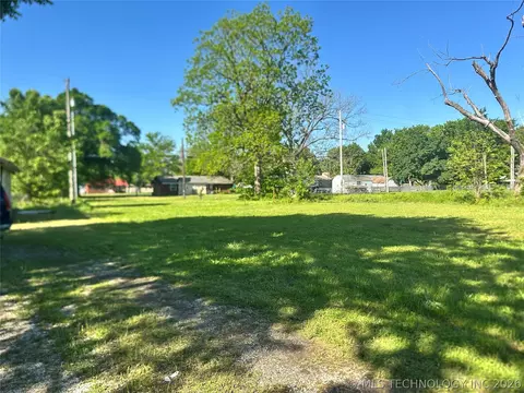 522 W 6th St, Chelsea, OK 74016