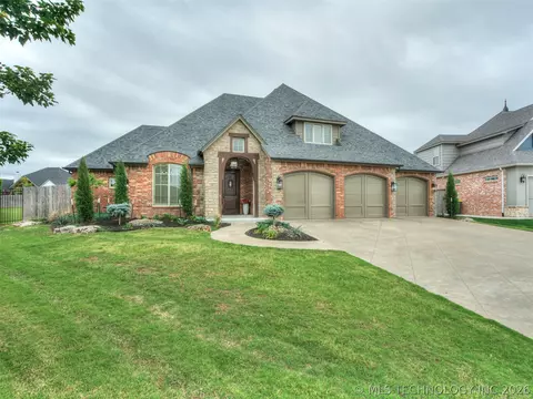 224 E 127th Ct, Jenks, OK 74037