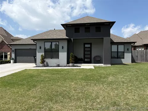 1129 W Fargo Ln, Broken Arrow, OK 74012