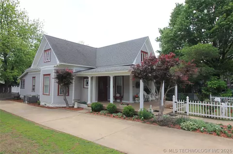 1024 E Lee Ave, Sapulpa, OK 74066